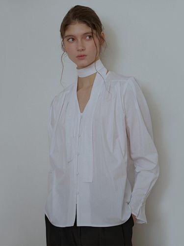 Button Tie Shirring Blouse [beige] - DEHEVE - Modalova