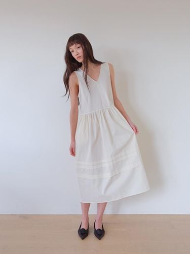 Sleeveless Shirring Maxi Dress [] - moui - Modalova