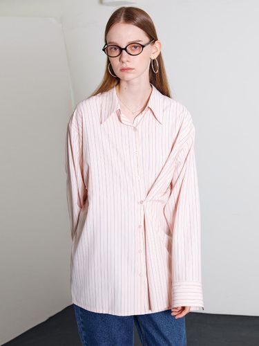 Waist Button Striped Semi-Oversized Shirt [Pink] - DEW E DEW E - Modalova