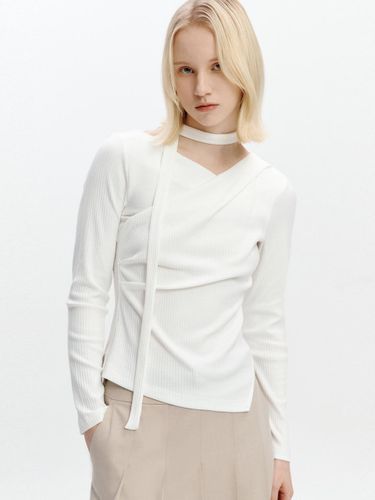 Unbalance Draped Wrap Pintuck Blouse [Beige] - GRAYDATION - Modalova