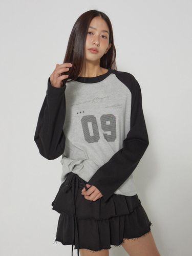 Printed Raglan Relaxed Fit T-shirt [Grey] (SUSAN 09) - DEARSTALKER - Modalova