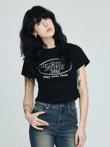 Punk Logo Graphic Semi-Cropped T-shirt [Black] - INSTANTFUNK - Modalova