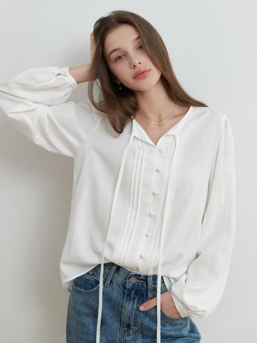 Pintuck Adjustable Ribbon Blouse [Beige] - RE_L - Modalova