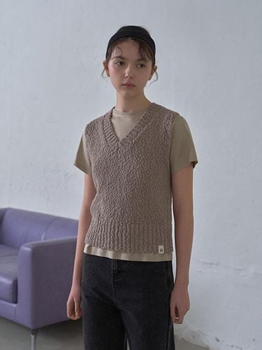 Cotton V-neck Cloud Vest [BROWN] - HANE - Modalova