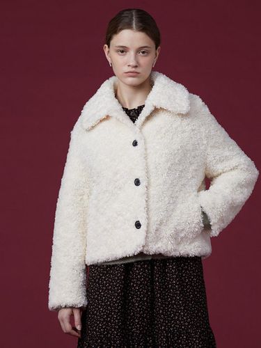 Big Collar Oversized Faux Fur Jacket (T238MLT239W) - Thursday Island - Modalova