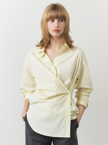 Wrinkle-Free Diagonal Button Point Wrap Shirt [Yellow] - CITYBREEZE - Modalova