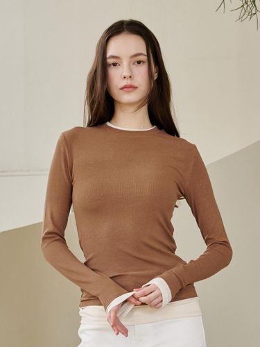 Color Matching Loose Fit Long Sleeve T-shirt [Brown] - Nouve - Modalova