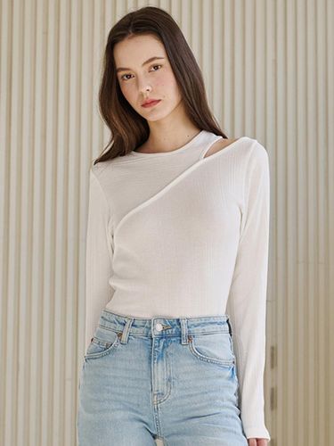 Cut Out Unbalanced Ribbed Long Sleeve T-Shirt [Ivory] - Nouve - Modalova