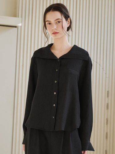 Sailor Collar Wrinkle Semi-Overfit Blouse [Black] - Nouve - Modalova