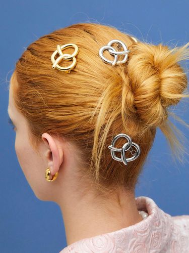 Pretzel Heart-Shaped Adjustable Hair Clip - comelico atelier - Modalova