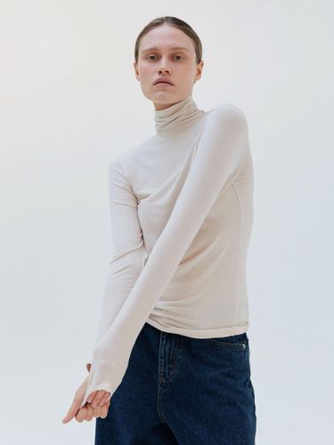 Double-Knit Rayon Basic Turtleneck Long Sleeve Top - WHEN WE WILL - Modalova