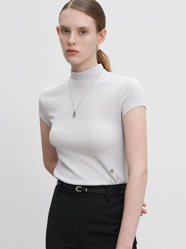 Turtle Neck Slim Cap Sleeve T-shirt [] - EVOKE ERA - Modalova