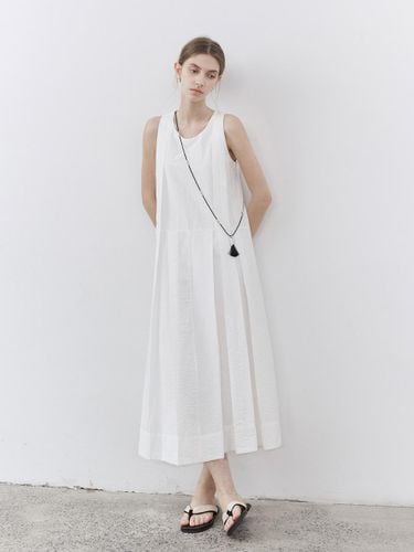 Basic Round Neck Cotton-Nylon Pleated Dress - tageechita - Modalova