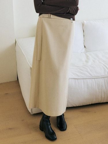 H line slit detail skirt_IVORY - ARTID - Modalova