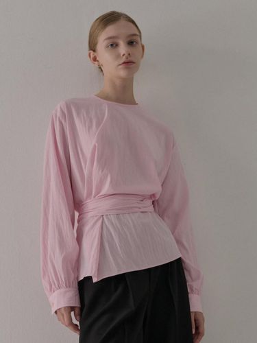 Pintuck strap blouse pink ILS24FABL002PK - ILLUSELLE - Modalova