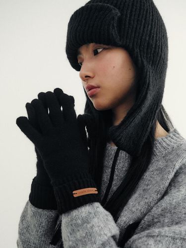 Solid Wool Gloves (MAEDAC01MBK) - marieclaire - Modalova