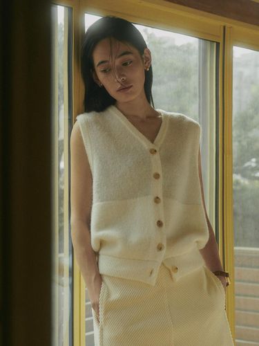 ALPACA V NECK KNIT VEST_IVORY - SAGEMENT - Modalova