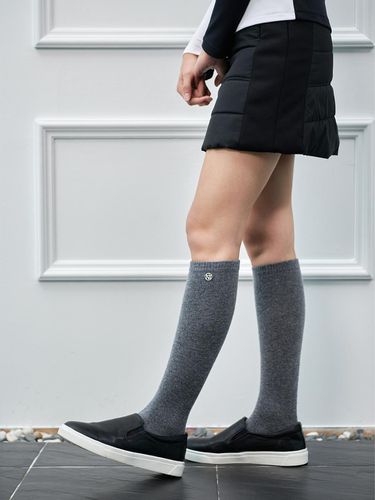 Cashmere emblem Knee Socks M/GY - nitina - Modalova