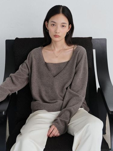 Yak wool V - neck knit - URAGO - Modalova