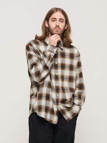 FLANNEL OMBRE LOOSE FIT CHECK SHIRT () - CARGOBROS - Modalova