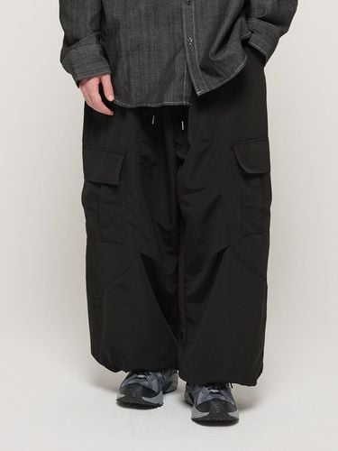 WIDE CARGO POCKET STRING BAND PANTS () - CARGOBROS - Modalova