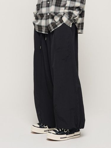 WIND PIN TUCK WIDE STRING PANTS () - CARGOBROS - Modalova