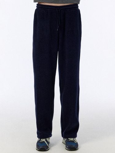 FW ] Logo Fleece Pants Men () - CLOVE - Modalova