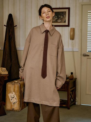 Unisex Side One button Long Shirt light brown - malen - Modalova