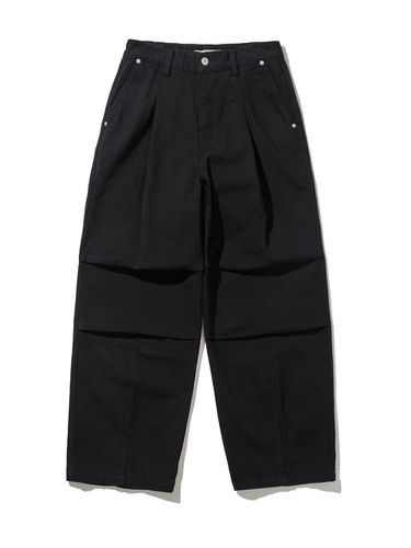 Pintuck Parasuit Pants (Black) - THESTORI - Modalova