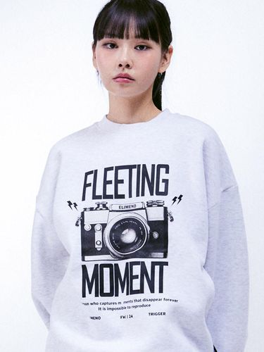 EL Camera Sweatshirt 3Color - elimeno - Modalova