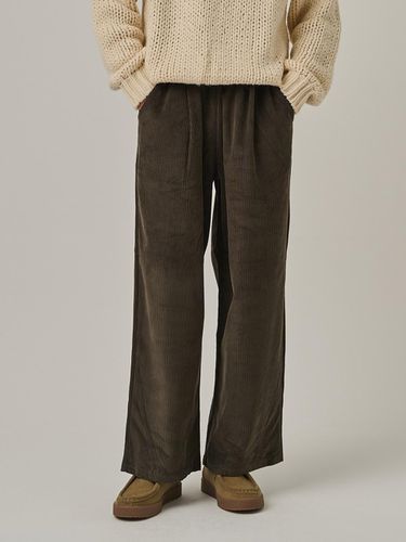 Corduroy Pin-tuck Wide Fit Pants [BROWN] - Analogmood - Modalova