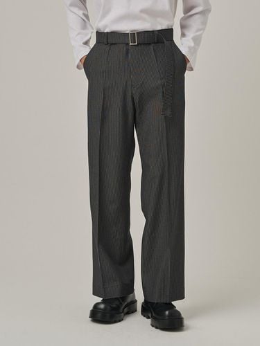 Single-pleated Stripe Premium Slacks [Charcoal] - Analogmood - Modalova