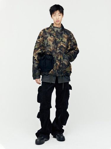 Multi-Pocket Camouflage Quilted Jumper [Sand] (awa693m) - ADSB ANDERSSON BELL for MEN - Modalova