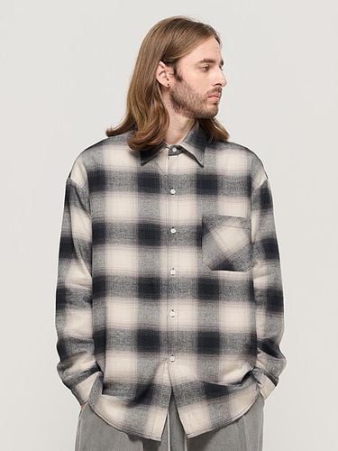 OMBRE FLANNEL CHECK SHIRT (BLACK) - CARGOBROS - Modalova