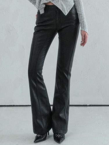 Art Leather Thin Bootscut Pants - AVANDRESS - Modalova