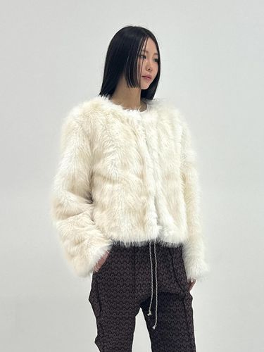 Faux Fur Short Jacket Beige - 320SHOWROOM - Modalova