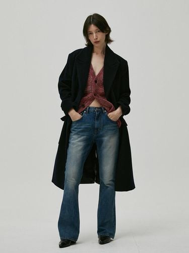 Semi Flare Boot Cut Jeans (2 Colors) - HYIIⁿ - Modalova