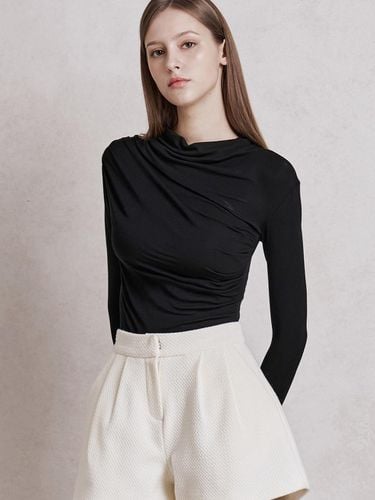 Anna Shirring Top (Black) - GRACE U - Modalova