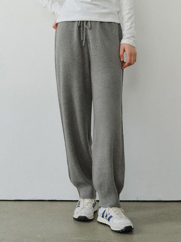 Comfy knit jogger pants - URAGO - Modalova