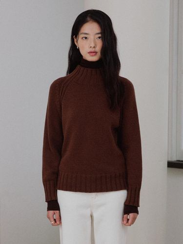 CASHMERE TURTLNECK KNIT_BROWN - Hourmond - Modalova