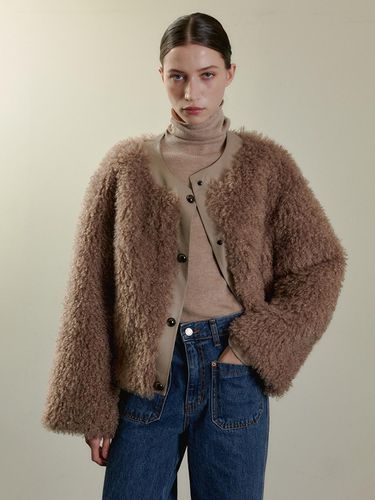 Ostrous Fur Crop Jacket - BEIGE - STAYPEOPLE - Modalova