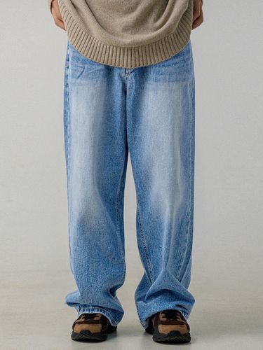 Autumn cat washed wide denim pants light blue - RUGGED HOUSE - Modalova