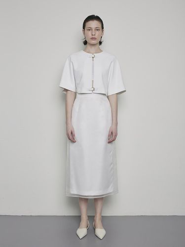 White Buckle Belt Cape - OEUVA - Modalova