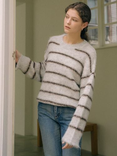 Loose Fit Striped Hairy Knit Sweater _ - TILLIDIE - Modalova