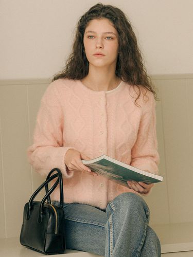 Cozy Soft Cable Cardigan _ Pink - TILLIDIE - Modalova