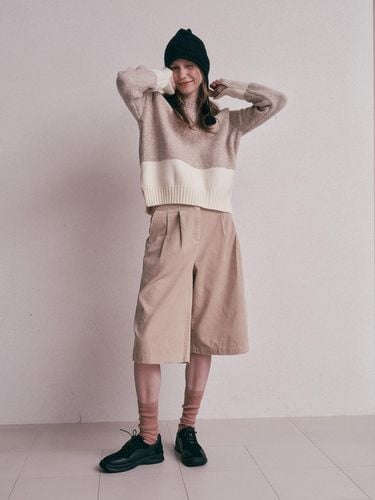 AR_Beige solid color bermuda pants - Aei&Rei - Modalova