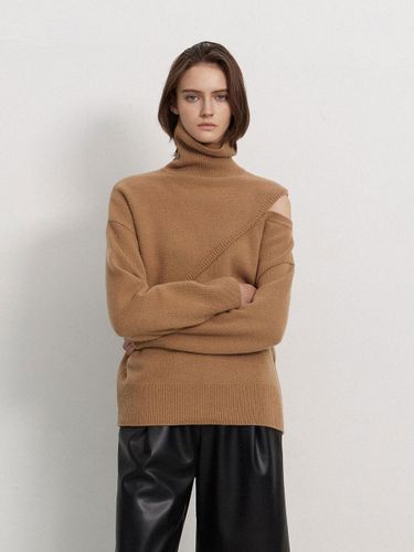 One shoulder Slit Turtle neck Knit Pullover Brown - Mare di mari - Modalova