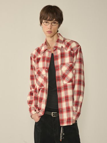 Ombre Checked Western Shirt_Red - KINETO - Modalova