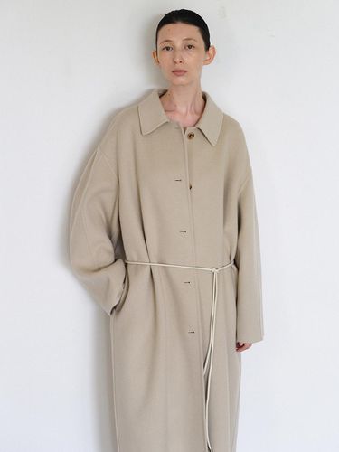 Handmade Balloon Sleeve Coat_Beige - RRACE - Modalova