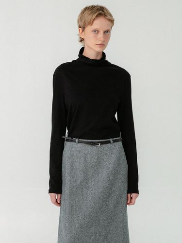 Back Open Turtleneck Top_Black - RRACE - Modalova